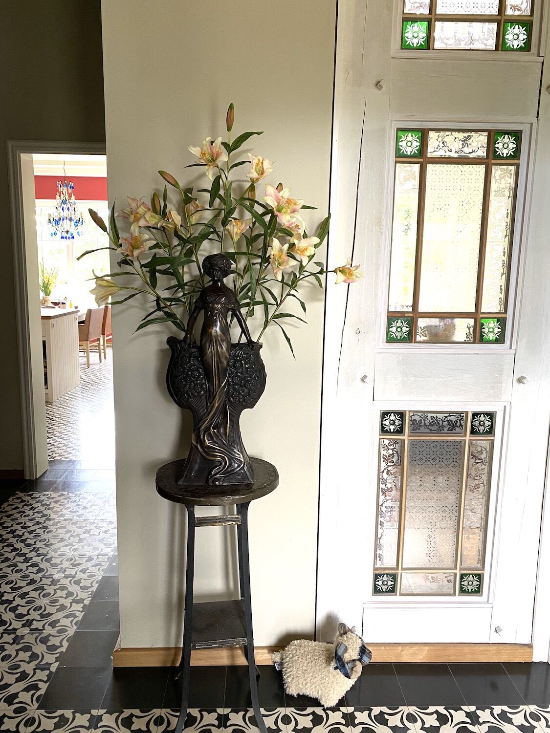 Stendal: Bronzevase ROSENDAME