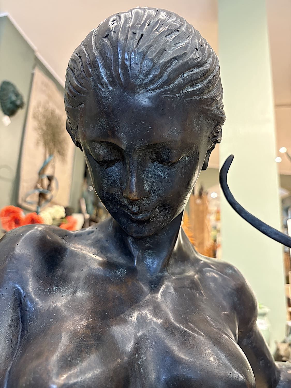 Bronzefigur GROSSE DIANA MIT JAGDHUND, nach Edward McCartan, 120 cm