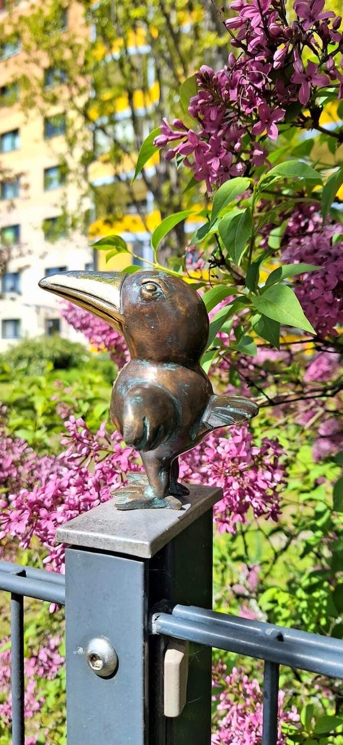 Potsdam: Bronzefigur RABE FITUS