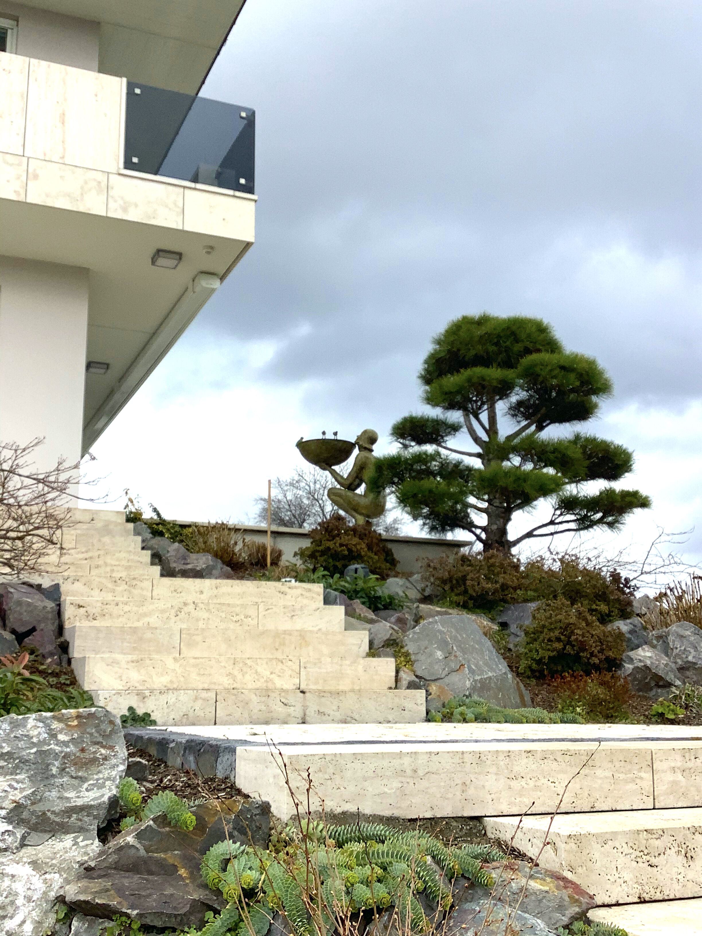bei Leipzig: Bronzebrunnen ALESSIA bei Leipzig: Bronzebrunnen ALESSIA