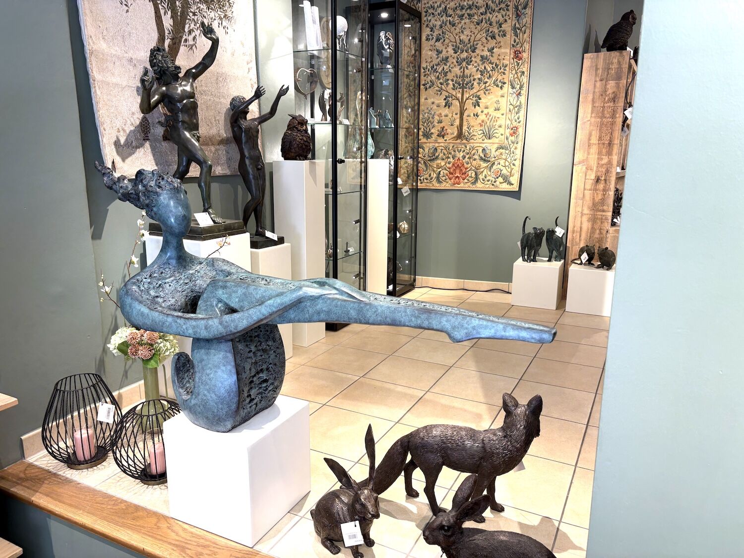 Bronzefigur ATALANTA - FRAU IN BALANCE, 145 cm
