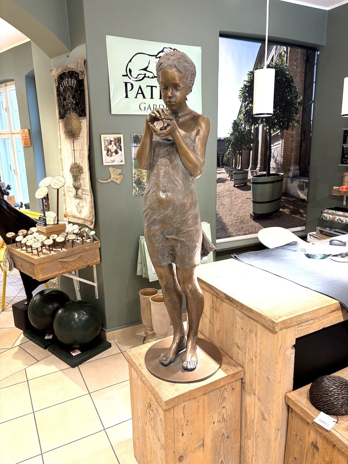 Bronzefigur FLORA