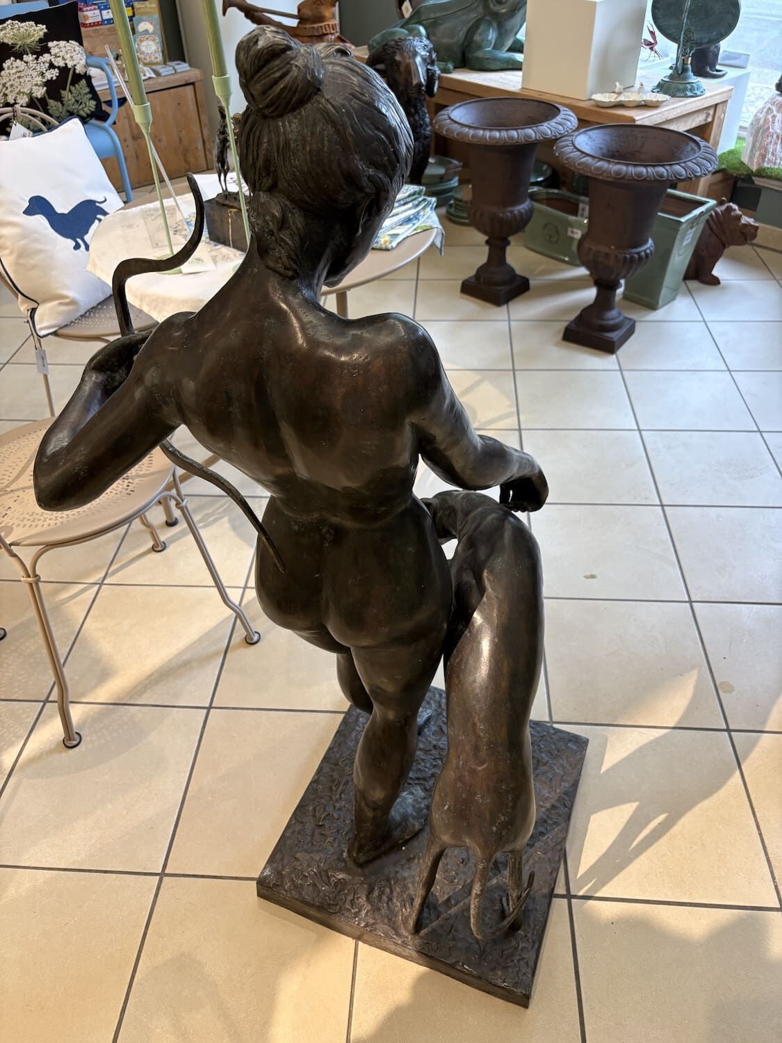Bronzefigur GROSSE DIANA MIT JAGDHUND, nach Edward McCartan, 120 cm