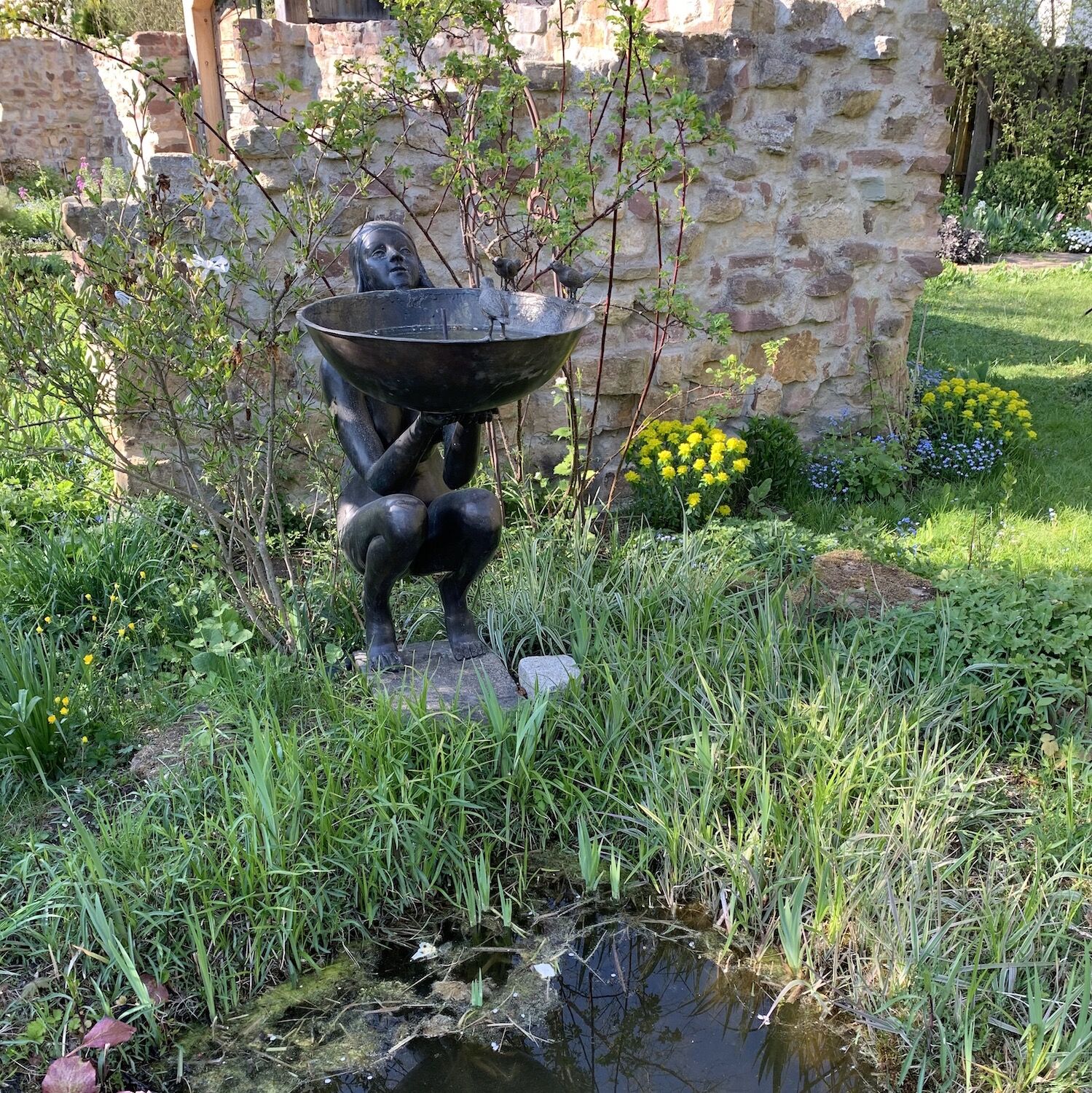 bei Tübingen: Bronzebrunnen ALESSIA