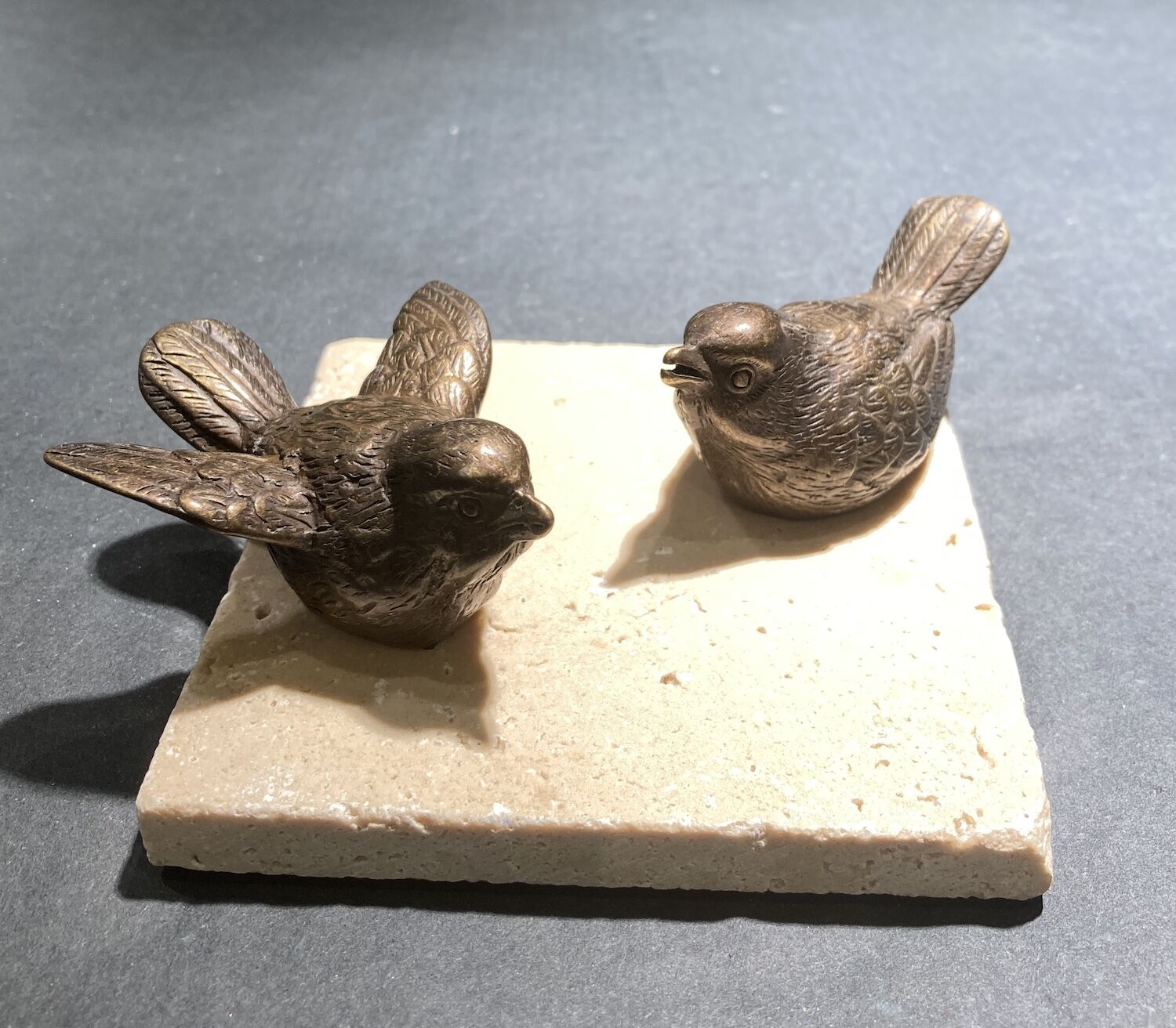 Bronzefigur Vogelpaar SPATZEN SING und SANG