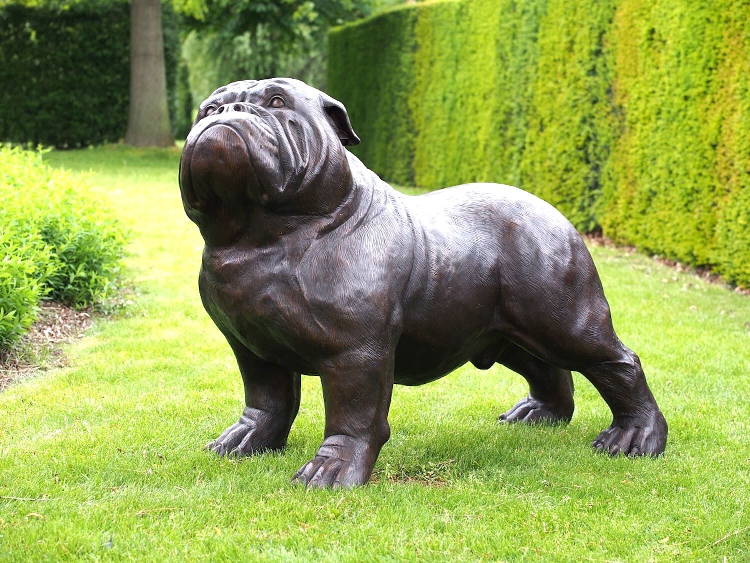 Bronzefigur Hund BULLDOGGE PEACY (140 cm)