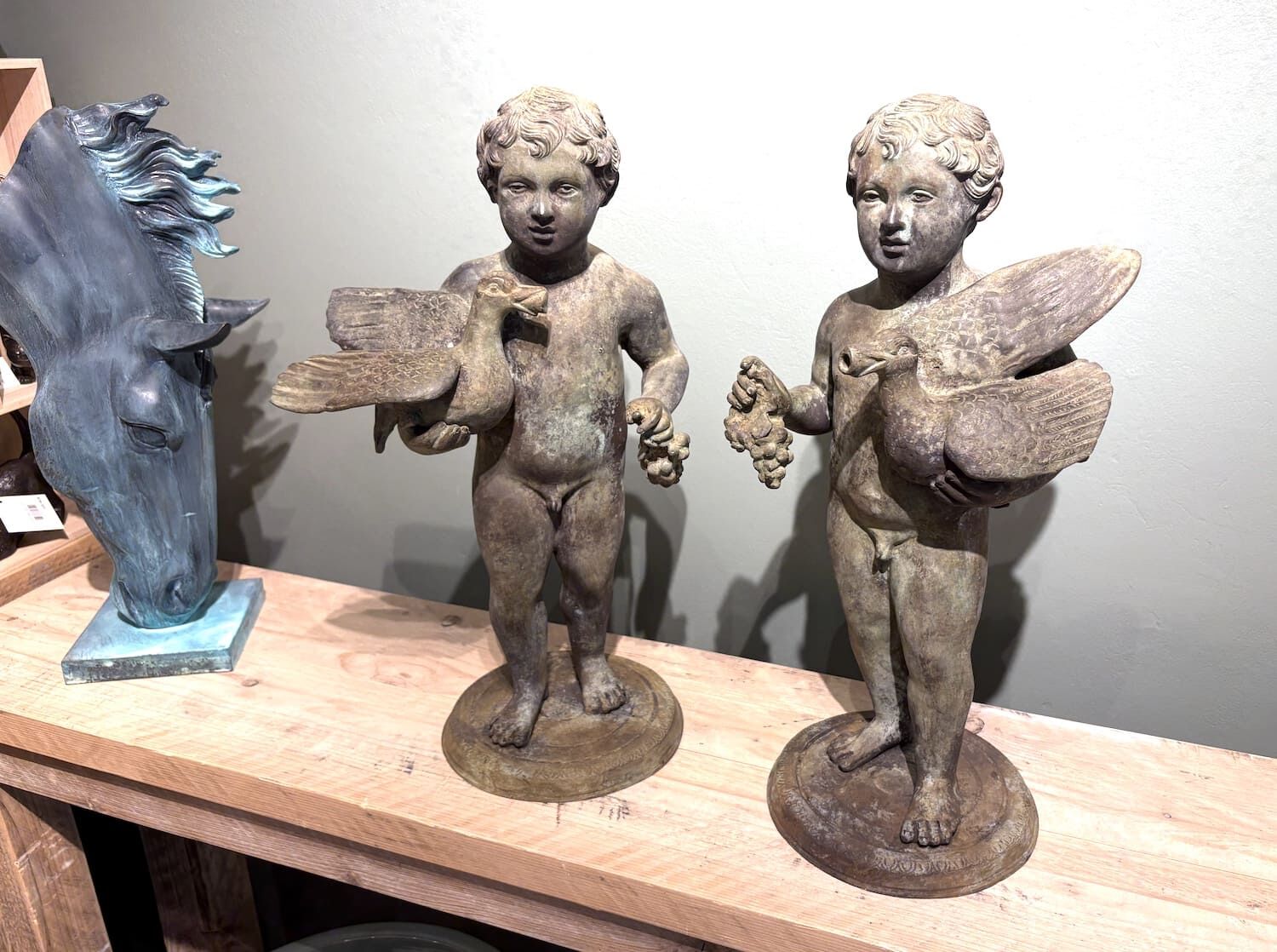 Bronzefigur Puttenpaar CASE DEI VETTII, POMPEJI, jeweils 55 cm