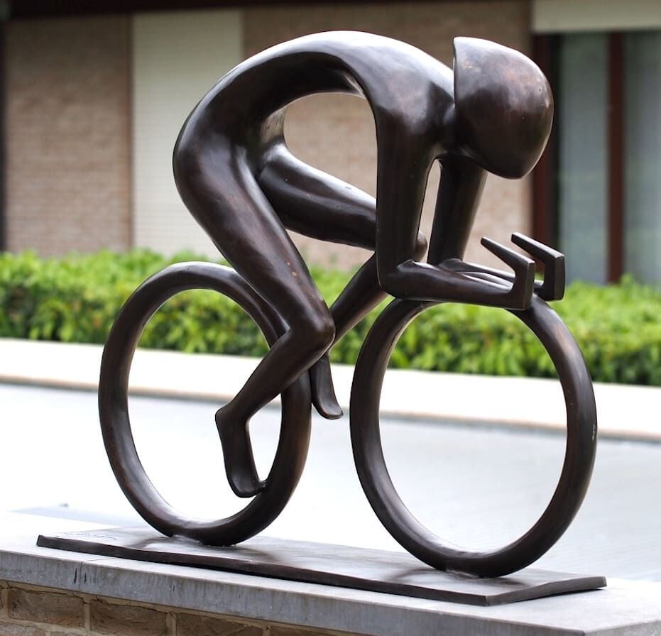 Bronzefigur AERODYNAMIK (Radrennfahrer, 100 cm)