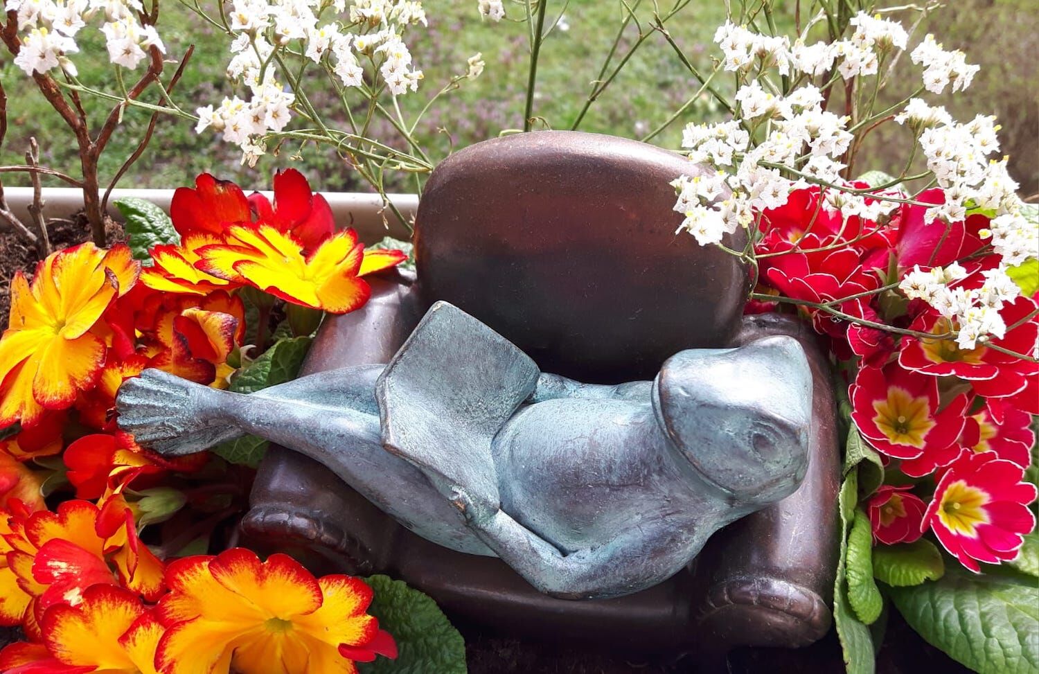 Potsdam: Bronzefigur Frosch ARTUR