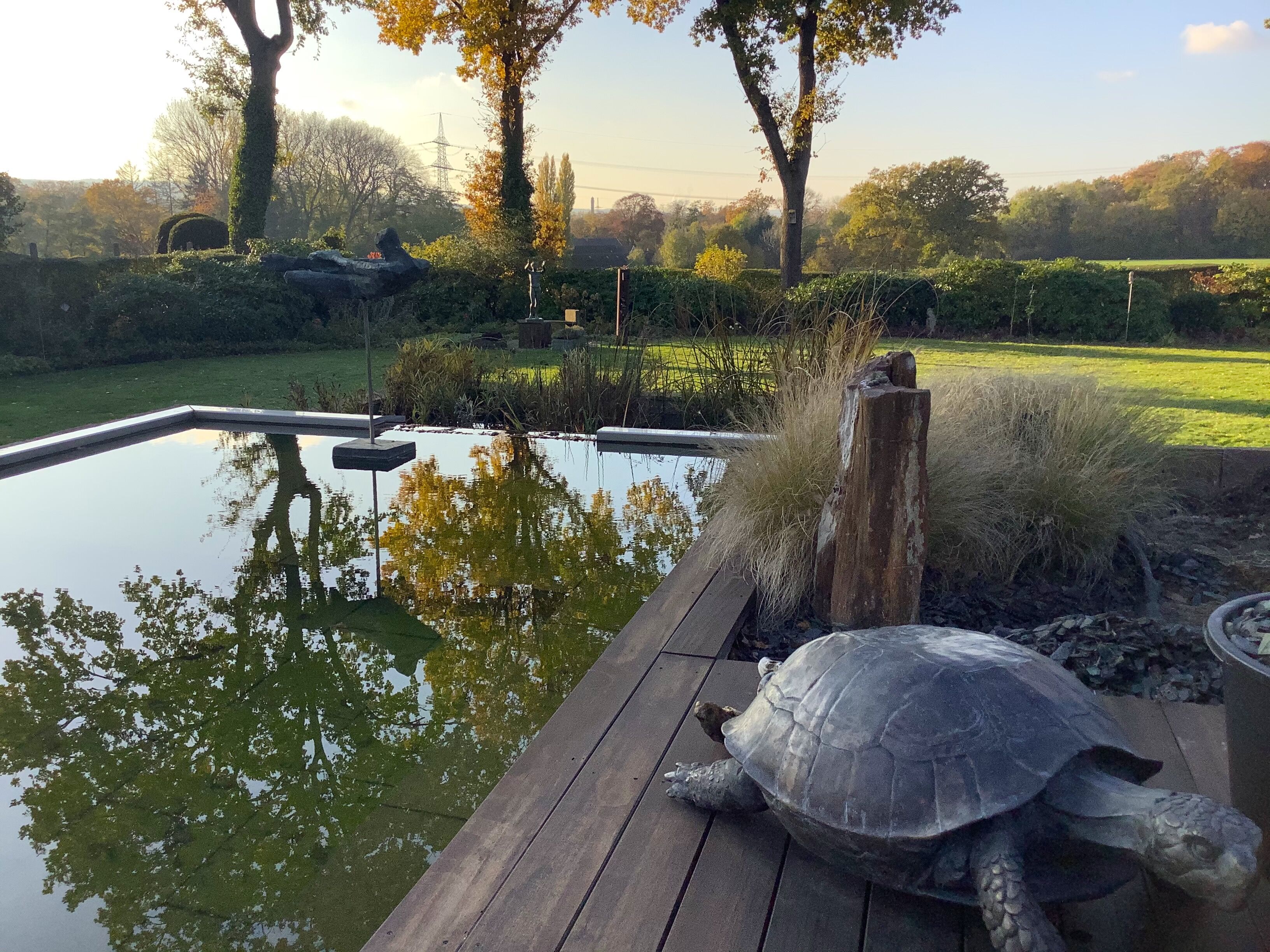 Bielefeld: BETENDER KNABE  (hinten) Bielefeld: BETENDER KNABE  (hinten)