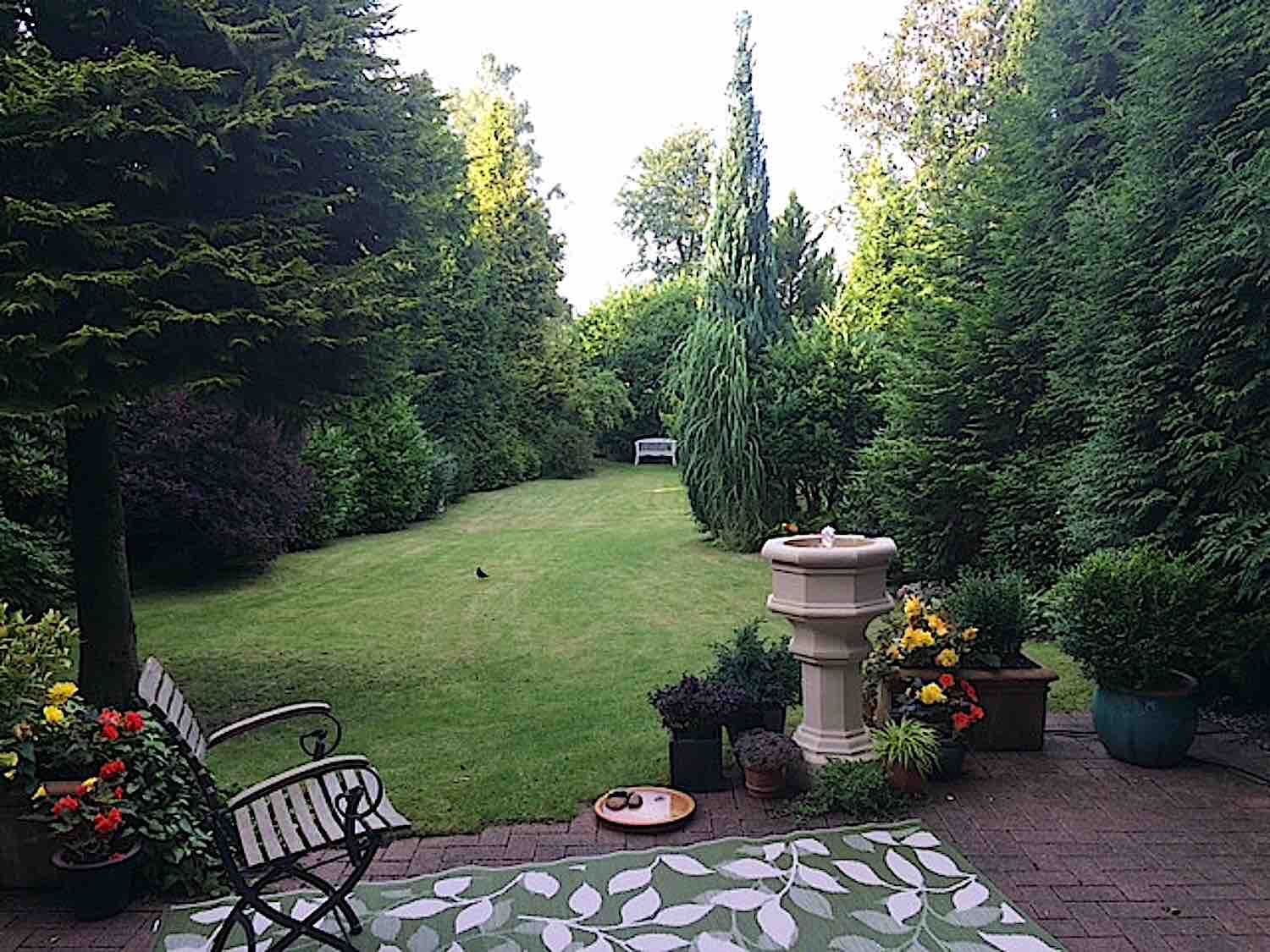 Hamburg: Steinbrunnen ST. DENIS  Hamburg: Steinbrunnen ST. DENIS