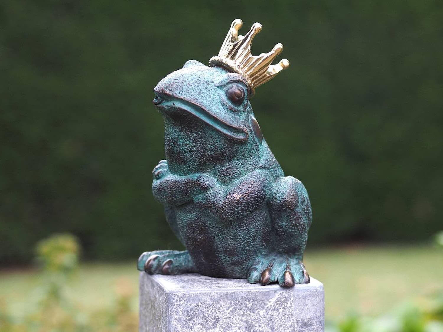 Bronzewasserspeier Froschkönig OSCAR, 20 cm