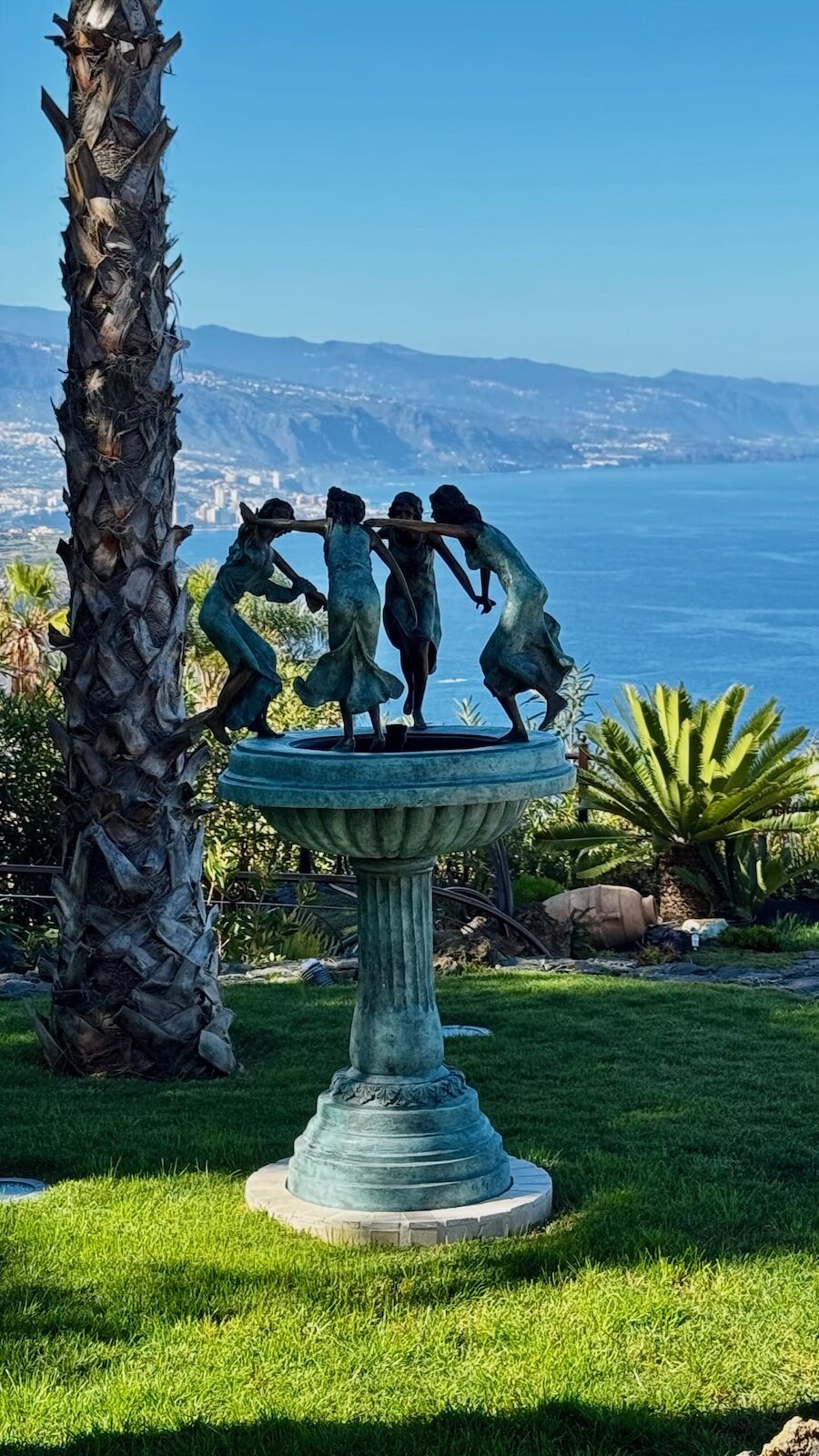 Teneriffa, Bronzebrunnen NYMPHENBRUNNEN