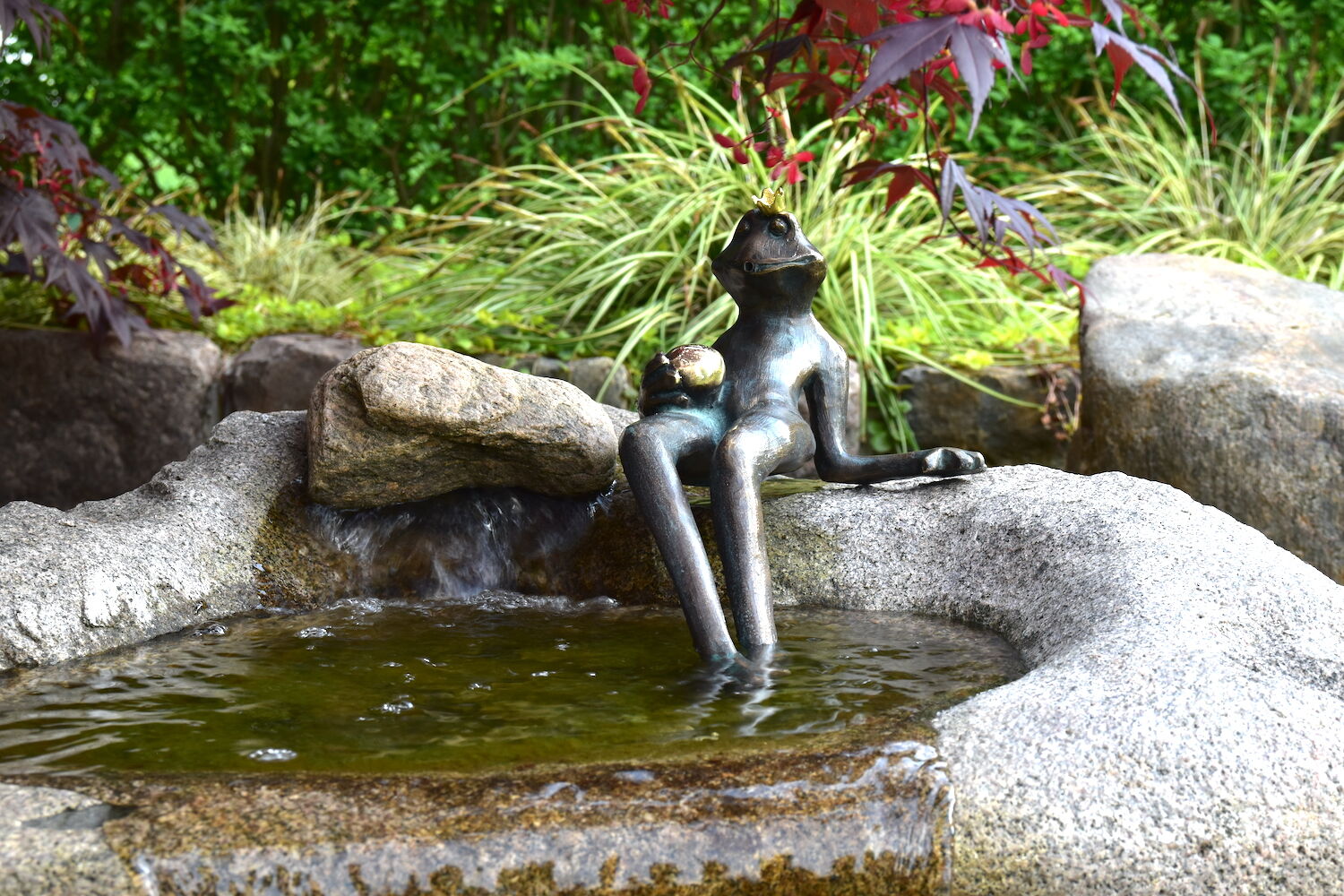 Bronzewasserspeier Froschkönig HUBERT