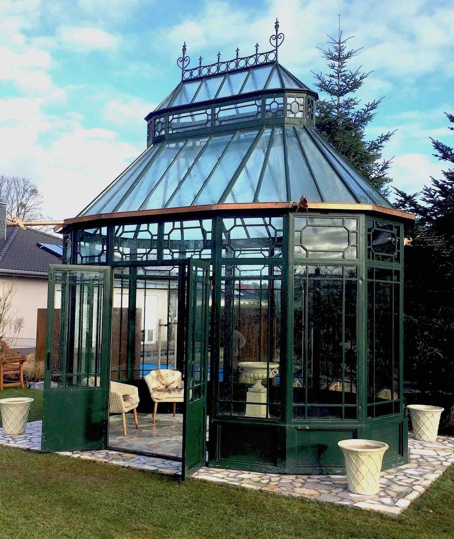 Falkensee b. Berlin: Steinvase EDWARD, Podest HENRY Falkensee b. Berlin: Steinvase EDWARD, Podest HENRY