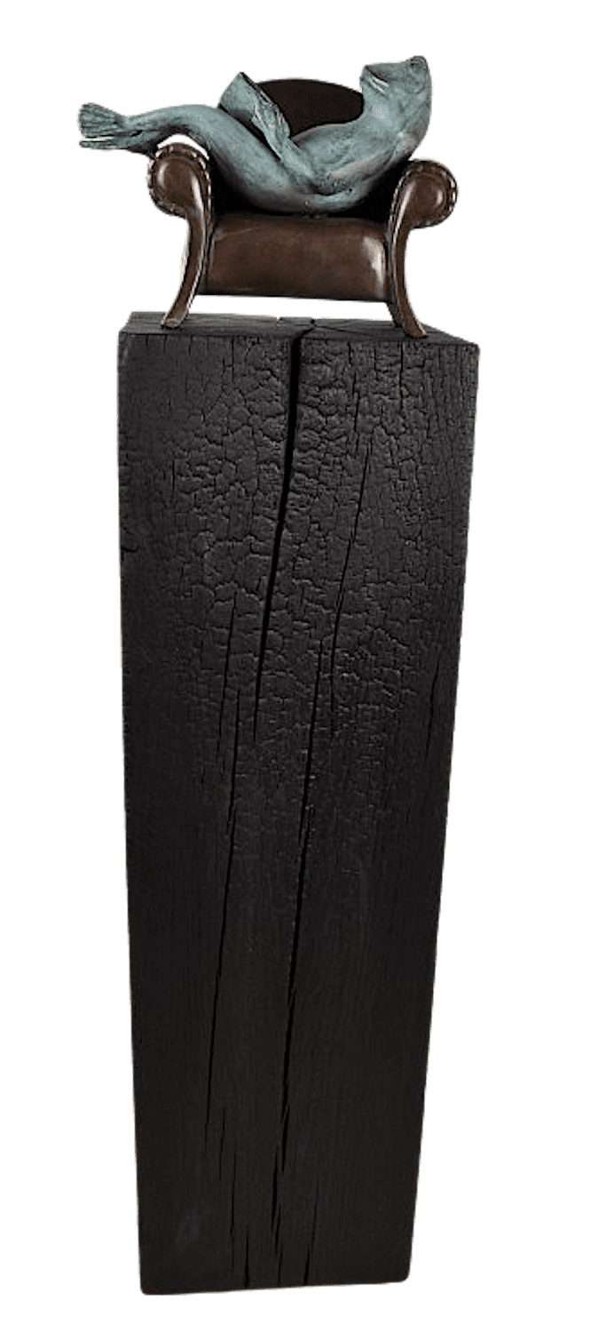 Podest PODIUM YAKISUGI, aus schwarzem Eichenholz, 57 cm