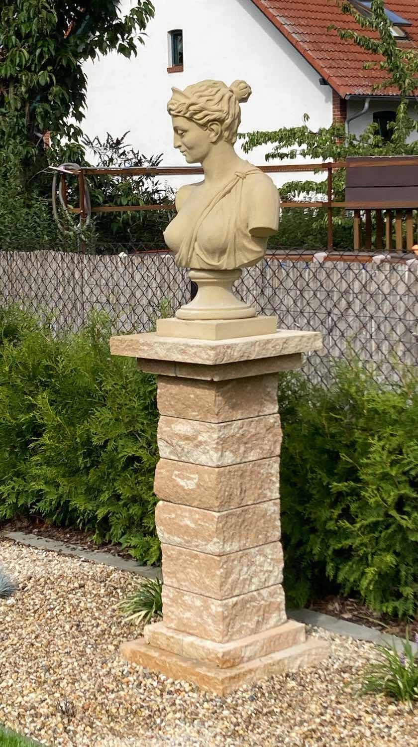 Phöben/Werder: Sandsteinbüste DIANA (nicht mehr im Sortiment) Phöben/Werder: Sandsteinbüste DIANA (nicht mehr im Sortiment)