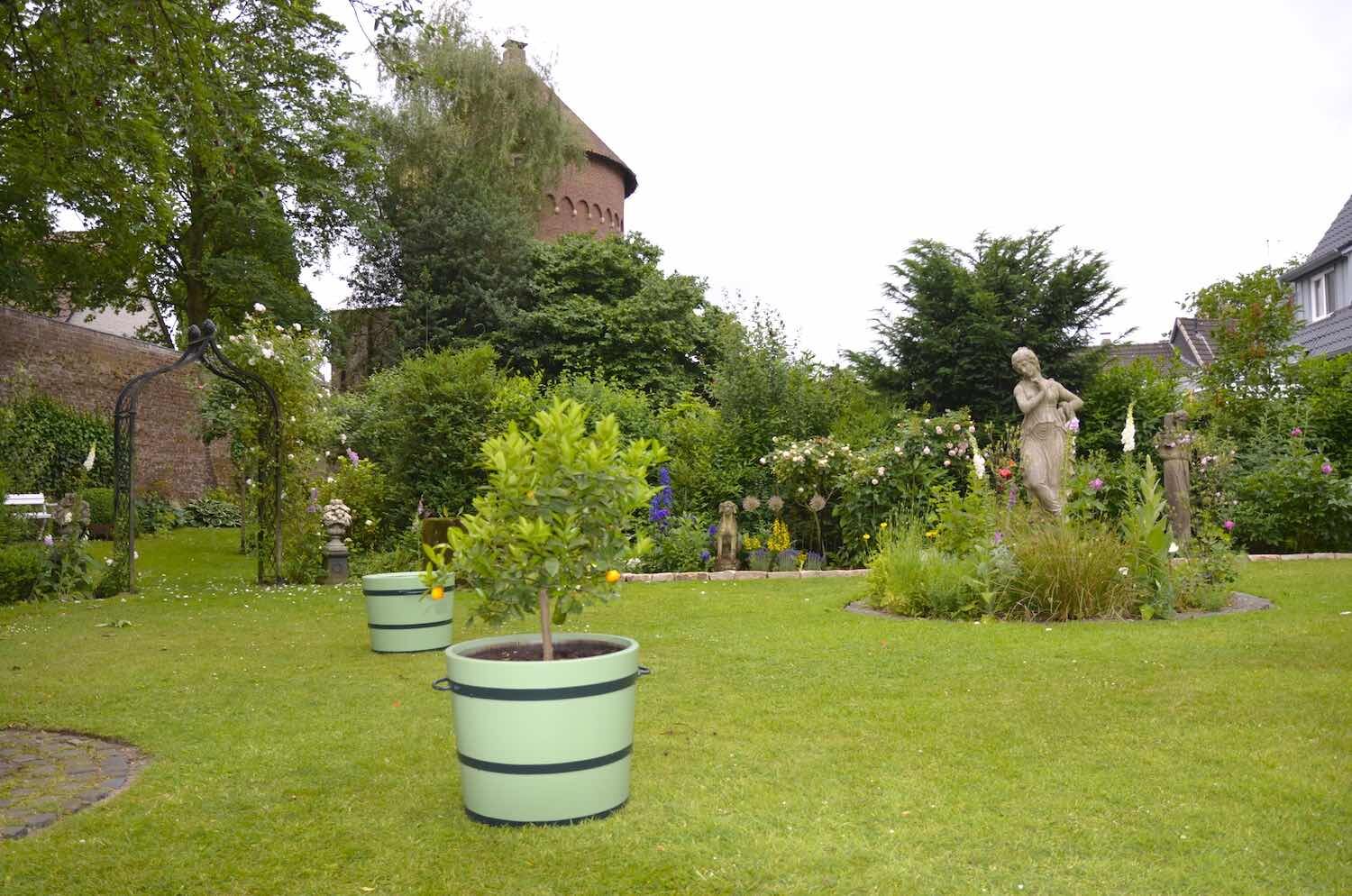 Borken/Westfalen: Pflanzkübel SANS, SOUCI  Borken/Westfalen: Pflanzkübel SANS, SOUCI