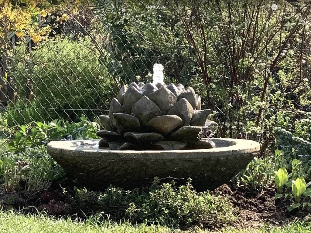 Potsdam: Wasserbecken LOTUS ø 75 cm, mit Wasserspeier ARTISCHOCKE Potsdam: Wasserbecken LOTUS ø 75 cm, mit Wasserspeier ARTISCHOCKE