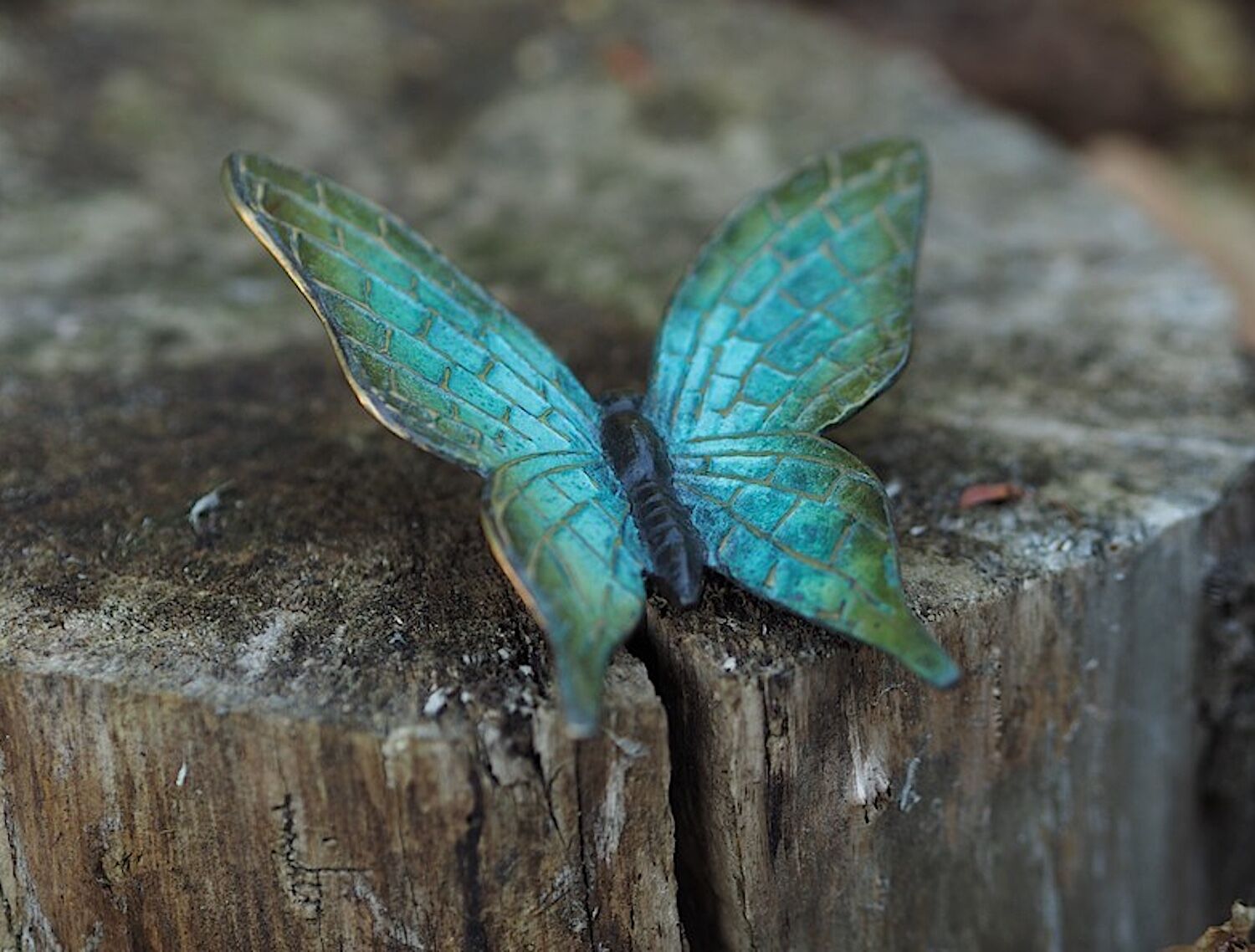 Bronzefigur GRÜNBLAUER SCHMETTERLING, 12 cm