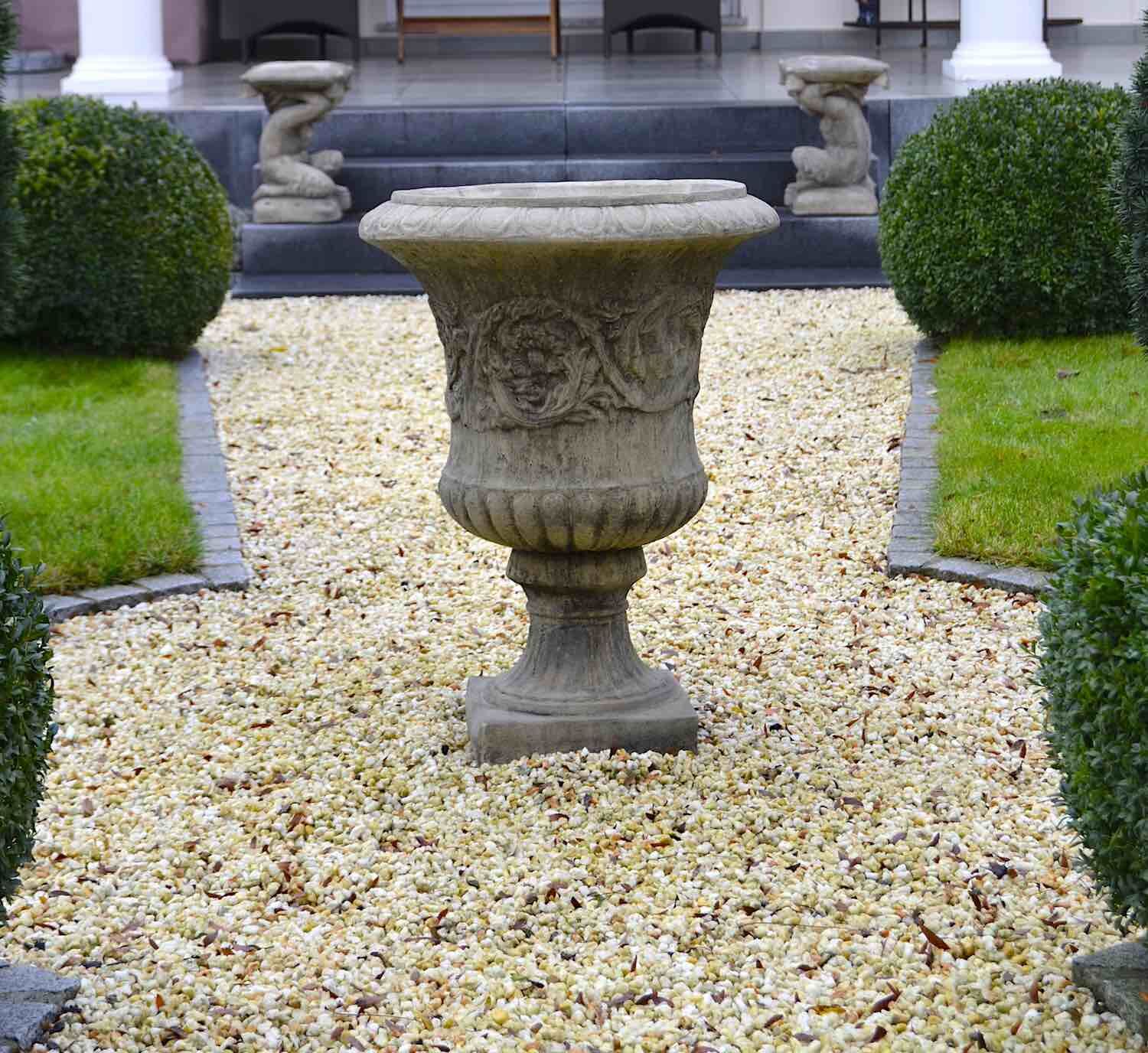 Potsdam: Steinskulpturen SATYR, Steinvase MEDICI Potsdam: Steinskulpturen SATYR, Steinvase MEDICI